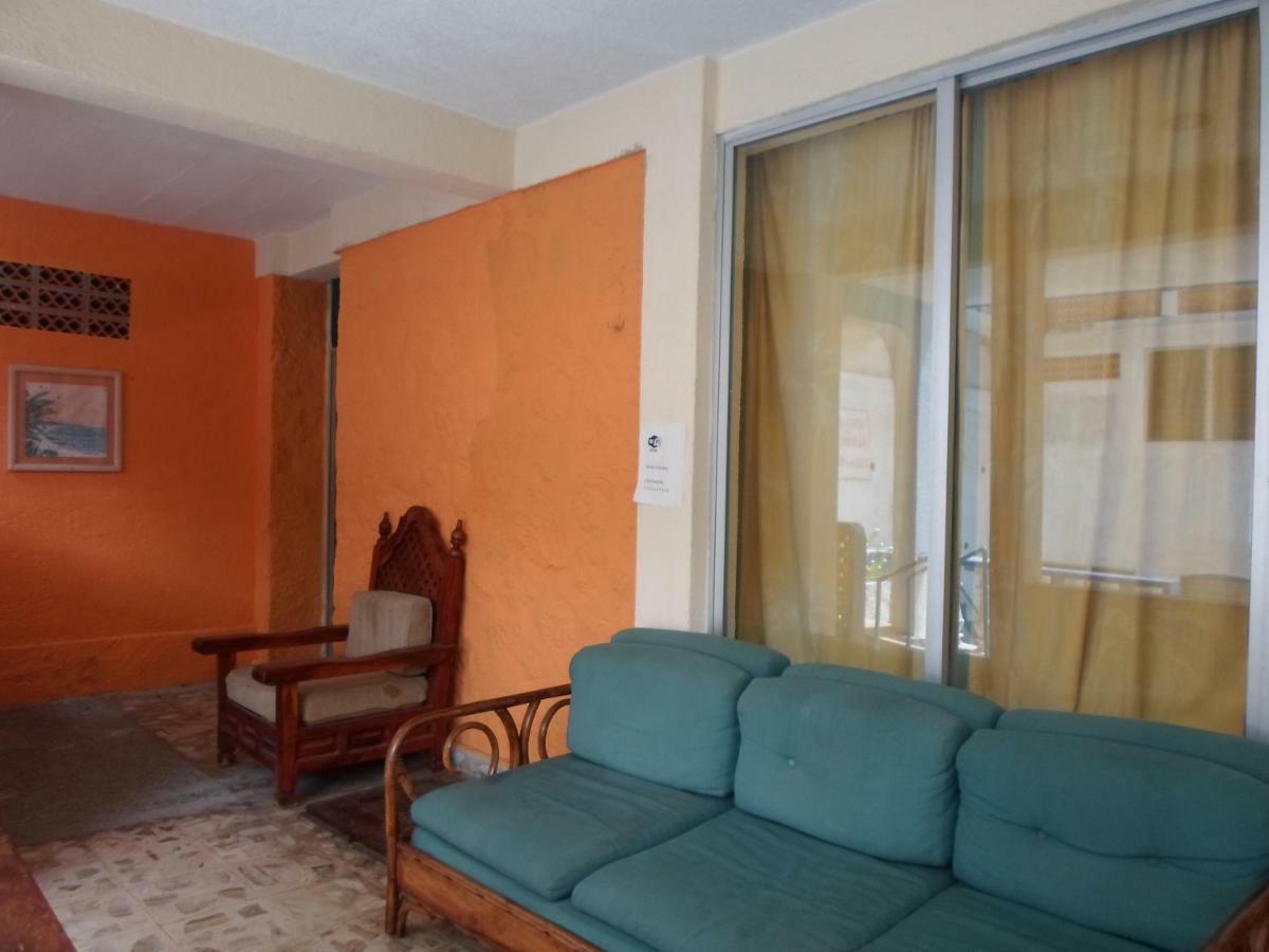 Casa De Huespedes Santa Fe Acapulco Hotel ภายนอก รูปภาพ